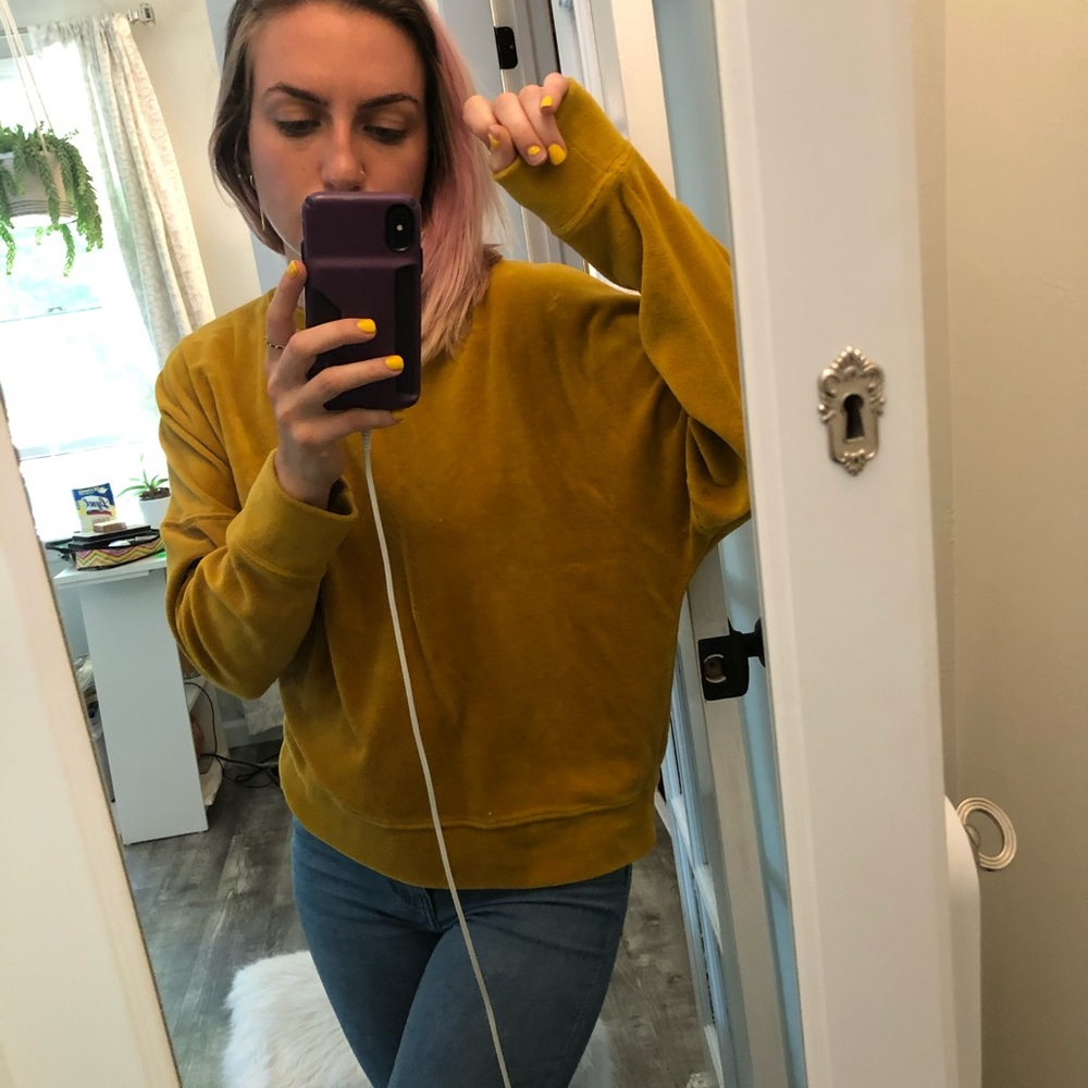 Aerie velvet yellow long sleeve boyfriend fit xs
